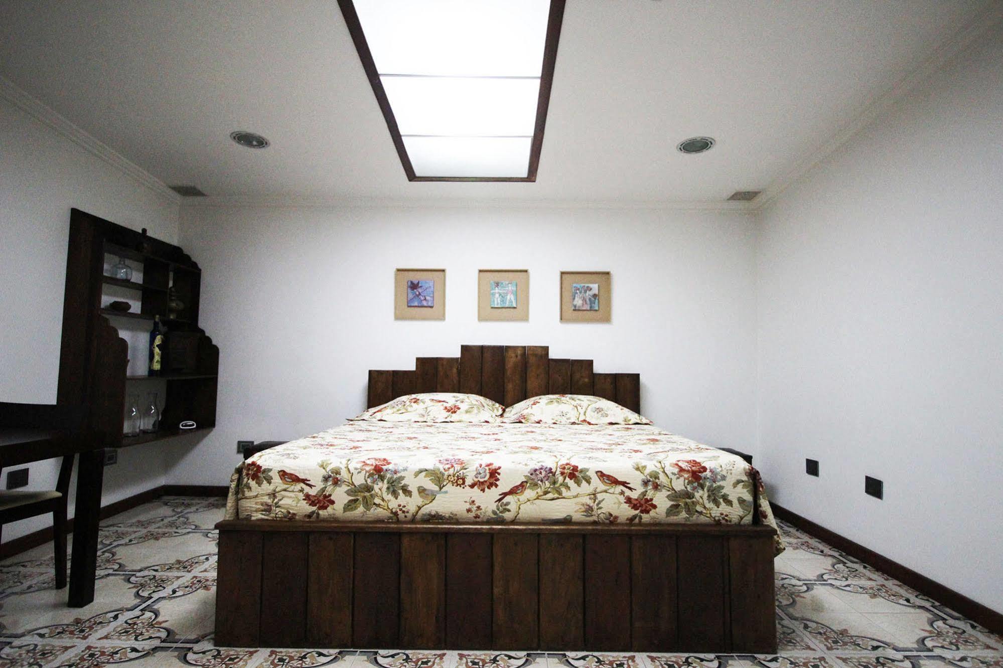 Bogota Bed & Breakfast Inn Екстериор снимка
